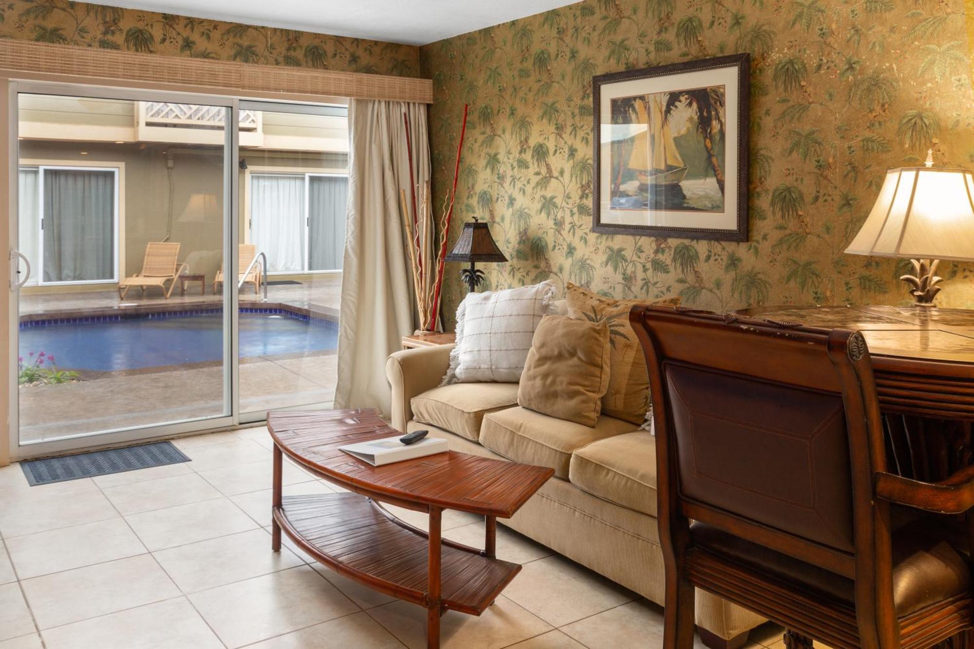 Lotus Suite, 1 Bedroom, Sleeps 4, Pool & Bbq, Pre-Renovation Summer Sale 키헤이 외부 사진