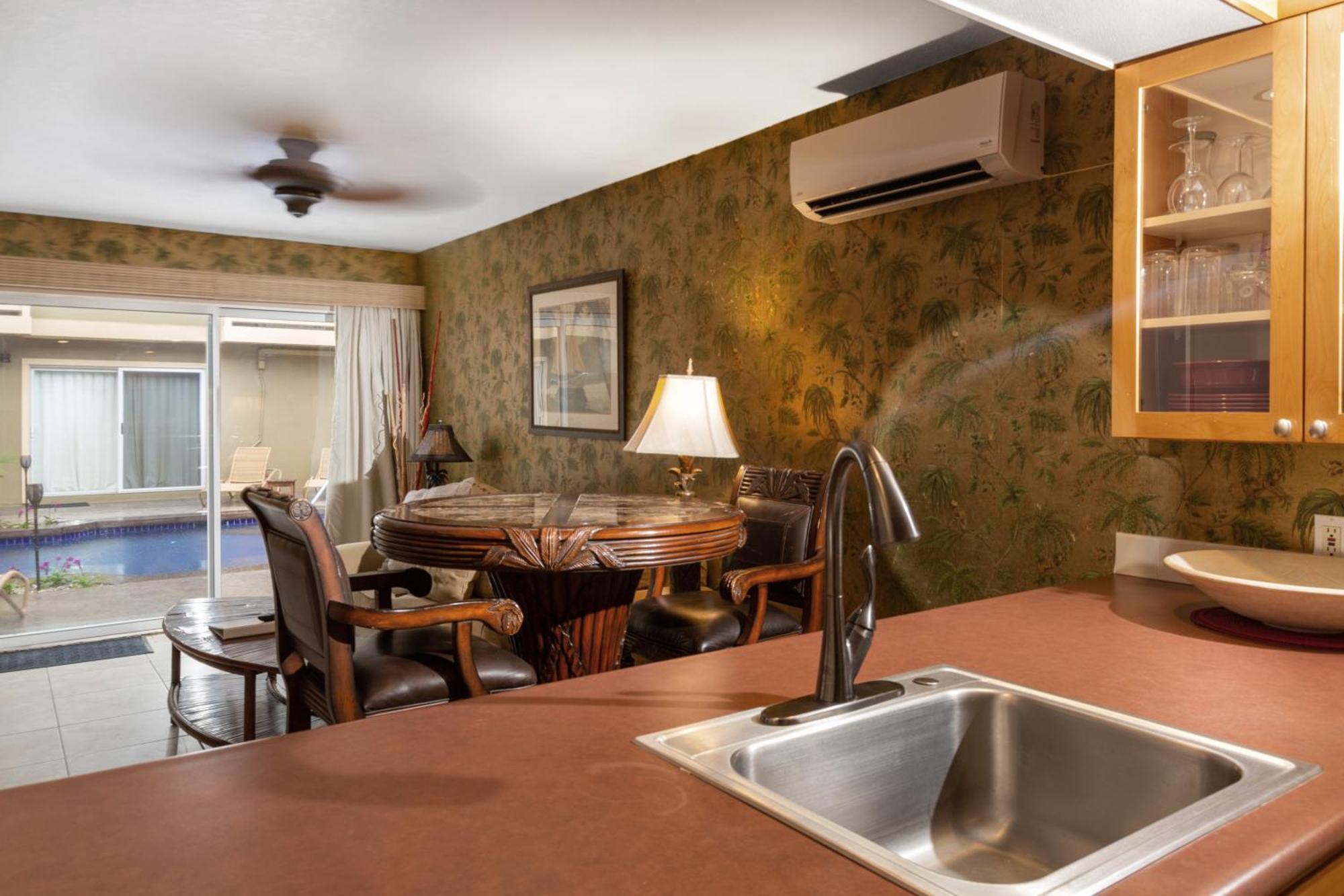 Lotus Suite, 1 Bedroom, Sleeps 4, Pool & Bbq, Pre-Renovation Summer Sale 키헤이 외부 사진