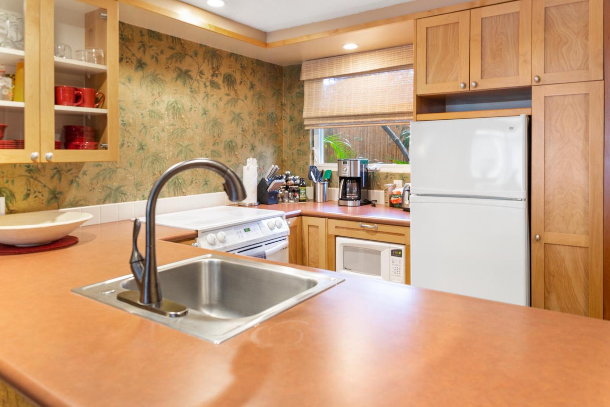Lotus Suite, 1 Bedroom, Sleeps 4, Pool & Bbq, Pre-Renovation Summer Sale 키헤이 외부 사진